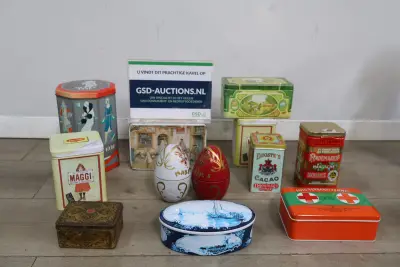 Set vintage koekblikken – kavel bij GSD Auctions, Zoeterwoude