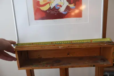 Ingelijst kunstwerk met figuur en sterren – kavel bij GSD Auctions, Zoeterwoude