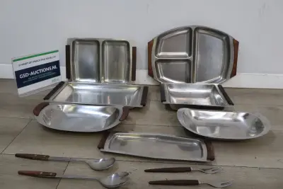 Set roestvrijstalen serveerschalen met bestek – kavel bij GSD Auctions, Zoeterwoude