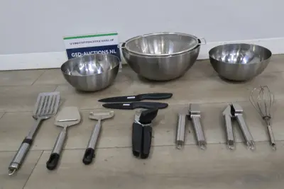 assortiment RVS keukengereedschap – kavel bij GSD Auctions, Zoeterwoude