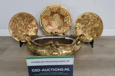 Set antieke goudkleurige decoratieve schalen en sierlijke schaal – kavel bij GSD Auctions, Zoeterwoude