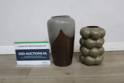 Set van twee keramische vazen – kavel bij GSD Auctions, Zoeterwoude