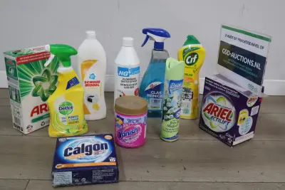 Diverse schoonmaakmiddelen inclusief Ariel en Dettol – kavel bij GSD Auctions, Zoeterwoude