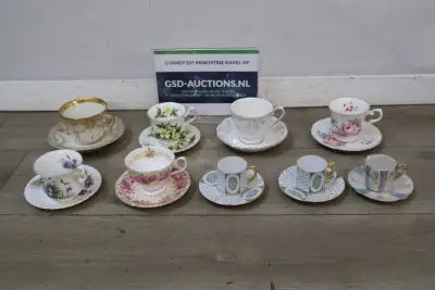 Set van 8 diverse kop en schotels - met oa Royal Albert – kavel bij GSD Auctions, Zoeterwoude