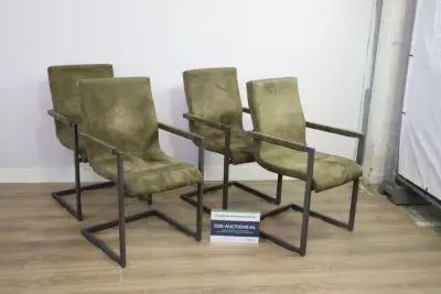Set van 4 groene eetkamerstoelen met metalen frame – kavel bij GSD Auctions, Zoeterwoude