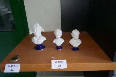 Decoratie in bisquit – kavel bij Vlavem