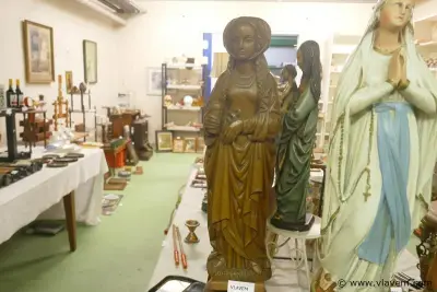 Sierbeeld in massief hout – kavel bij Vlavem