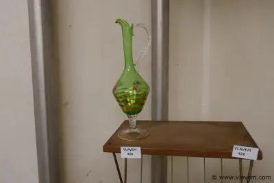 Sierfles in gekleurd glas – kavel bij Vlavem