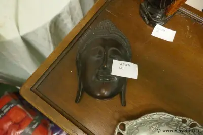 Masker in massief hout – kavel bij Vlavem