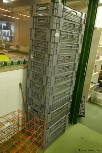 Plastiek bakken – kavel bij Vlavem