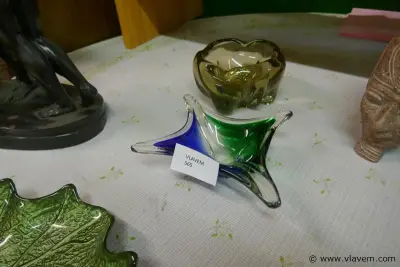 Asbakken in gekleurd glas – kavel bij Vlavem