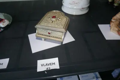 Juwelenkistje in vorm van piano – kavel bij Vlavem