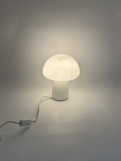Glazen paddenstoel tafellamp (Mushroom lamp) – Wit glas – kavel bij De Kringwinkel, Gent