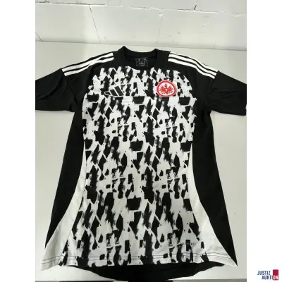 V30/26 - SGE Pre Match T-Shirt Größe M – kavel bij Justiz-Auktion, Frankfurt am Main