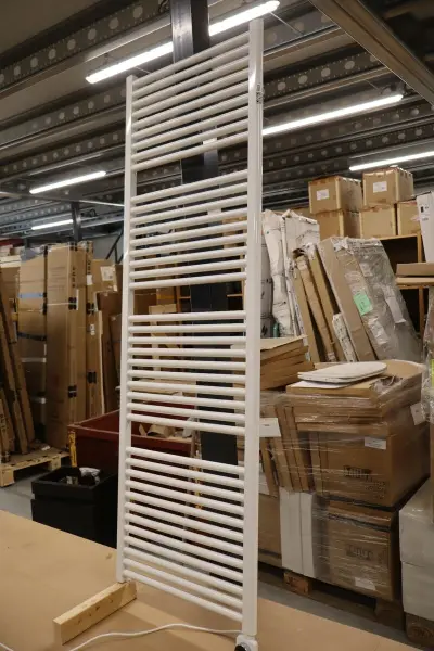 Elektrische design handdoekradiator – kavel bij Onlineveilingmeester, Drunen