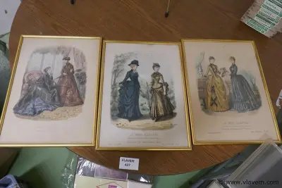 Kaders met oude kledingsdracht – kavel bij Vlavem