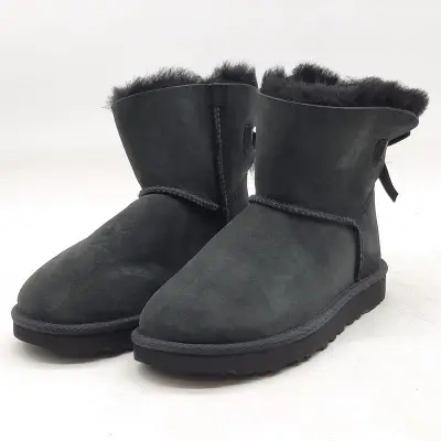 Paar schoenen, maat 37, UGG, 1016501 – kavel bij Domeinen Roerende Zaken, Groningen