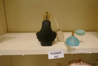 Reukflesjes voor te verstuiven – kavel bij Vlavem