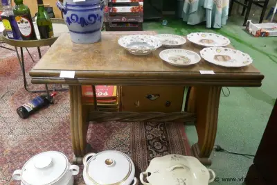 Oude salontafel in hout – kavel bij Vlavem