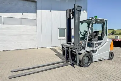 Gabelstapler, Hubwagen und Schlepper – veiling bij Aurena, Schierling