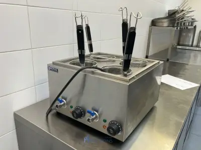 Pastakoker ROYAL CATERING – kavel bij VH Auctions