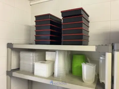 Partij diversen waaronder pvc potten, deksels, pvc kommen, pvc opbergboxen, handdoeken, 2 – kavel bij VH Auctions