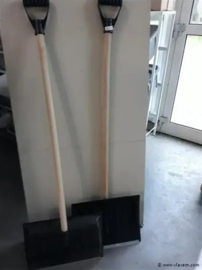 2 x Sneeuwschep pvc 40 cm – kavel bij Vlavem