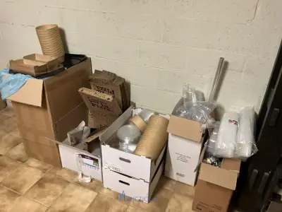 Partij diverse verpakkingsmaterialen in diverse maten en uitvoeringen – kavel bij VH Auctions