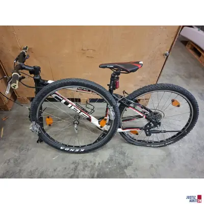 Mountainbike Cube schwarz weiß RNr. WOWC31xxx – kavel bij Justiz-Auktion, Augsburg