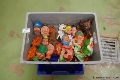 Poppenkast poppen – kavel bij Vlavem