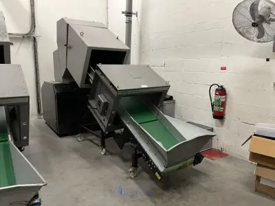 Kunststofgranulator RAPID G500-60KUB met transportband en metaaldetector – kavel bij VH Auctions