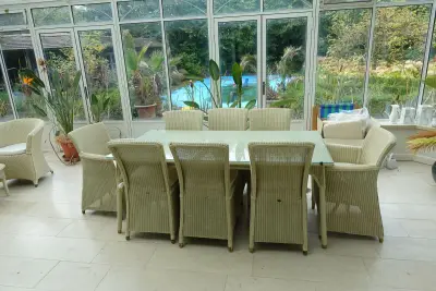 Volledige inboedel villa + tuin – veiling bij Openbare Verkopen, Marke