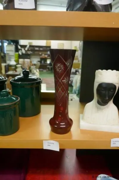 Vaas in gekleurd glas – kavel bij Vlavem