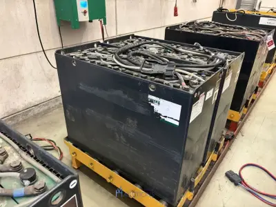 2 tractiebatterijen HOPPECKE – kavel bij VH Auctions