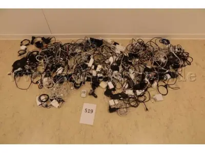 200 Ladekabel/Netzteile für Smartphones – kavel bij Zoll-Auktion, Hamburg