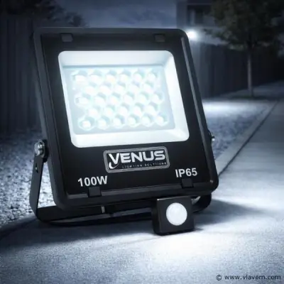 10 x LED Schijnwerper 100W met Bewegingssensor – 6500K Koud Wit – IP65 – FLAG-100 – kavel bij Vlavem