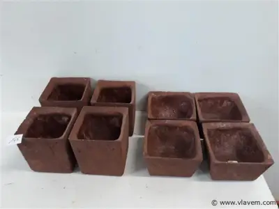 8 x Stenen bloempot 2 assorti – kavel bij Vlavem