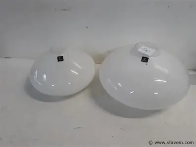 2 x Vaas glas wit Ufo 2 assorti – kavel bij Vlavem