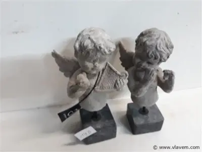 2 x Engel op voet 21 cm – kavel bij Vlavem