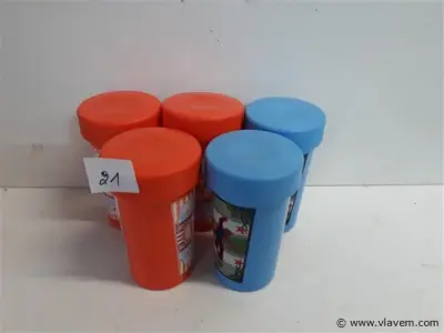 5 x Drinkbeker met schroefdeksel 2 assorti – kavel bij Vlavem