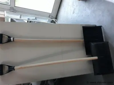 2 x Sneeuwschep pvc 40 cm – kavel bij Vlavem