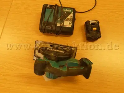 1 Makita DCS551 handcirkelzaag met accu en oplader – kavel bij Zoll-Auktion, Berlin