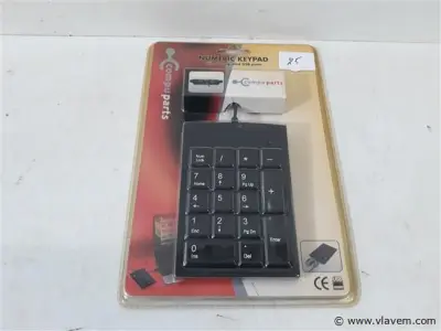 1 x Numeriek toetsenbord met 2 usb poorten – kavel bij Vlavem