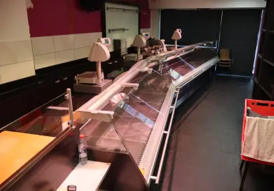 Gekoelde toonbank met vitrine – kavel bij Clicpublic, Esch