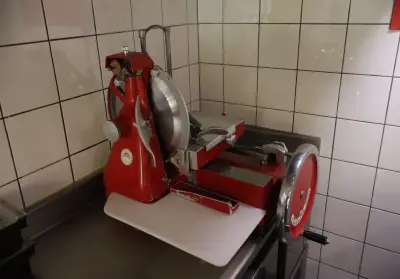 Omas-snijmachine – kavel bij Clicpublic