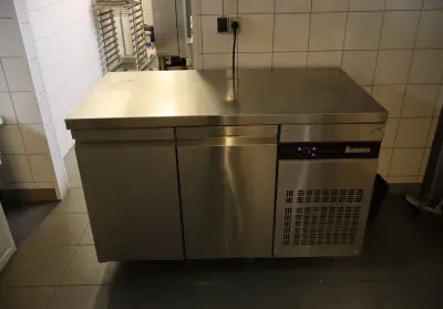 Gekoelde tafel – kavel bij Clicpublic