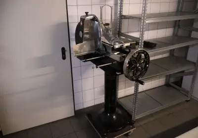 Roussey-snijmachine - Beperkte oplage – kavel bij Clicpublic