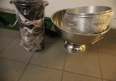 Set champagne-emmers en -schalen – kavel bij Clicpublic