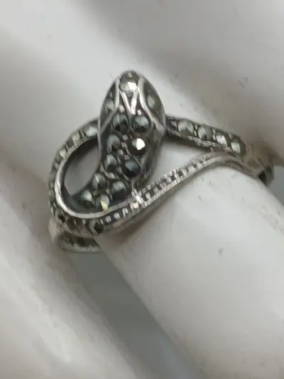 Zilveren ring met markasiet stenen – kavel bij De Kringwinkel, Diest