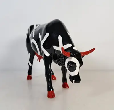 CowParade Hugs and Smooches koe – Westland Giftware, 2000 – kavel bij De Kringwinkel, Turnhout